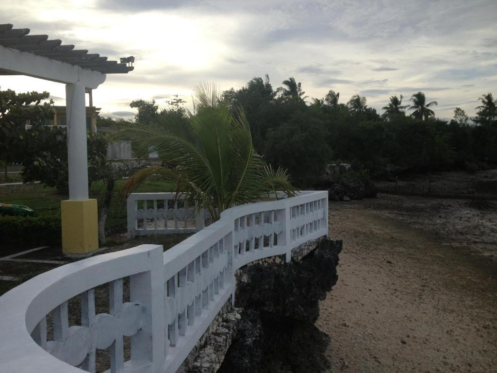 Moalboal Beach Resort Alcantara  Extérieur photo